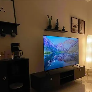 شقة فاخرة غرفة وصالة الرياض