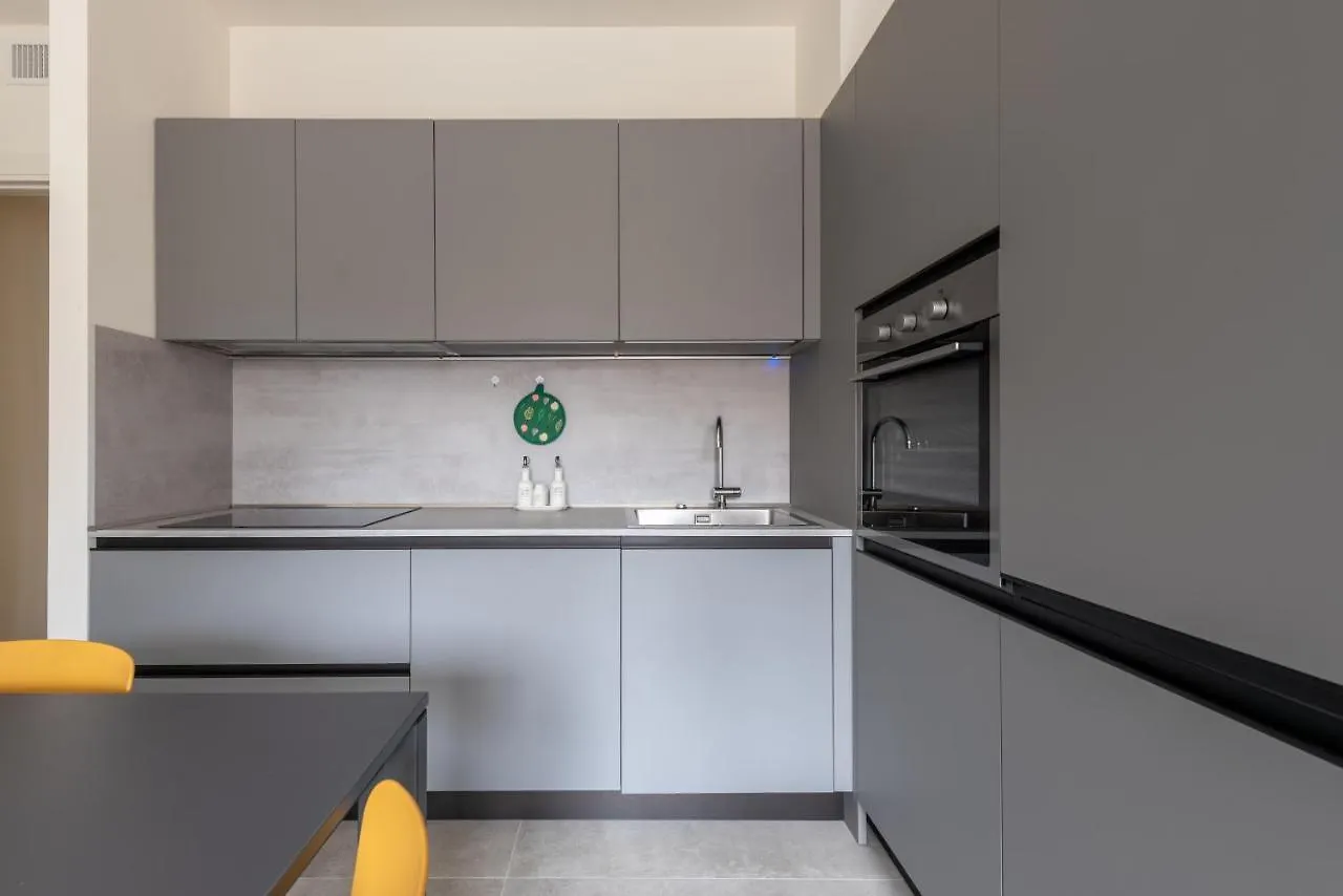 We Home - Santa Sofia House, Duomo Milan 0*,